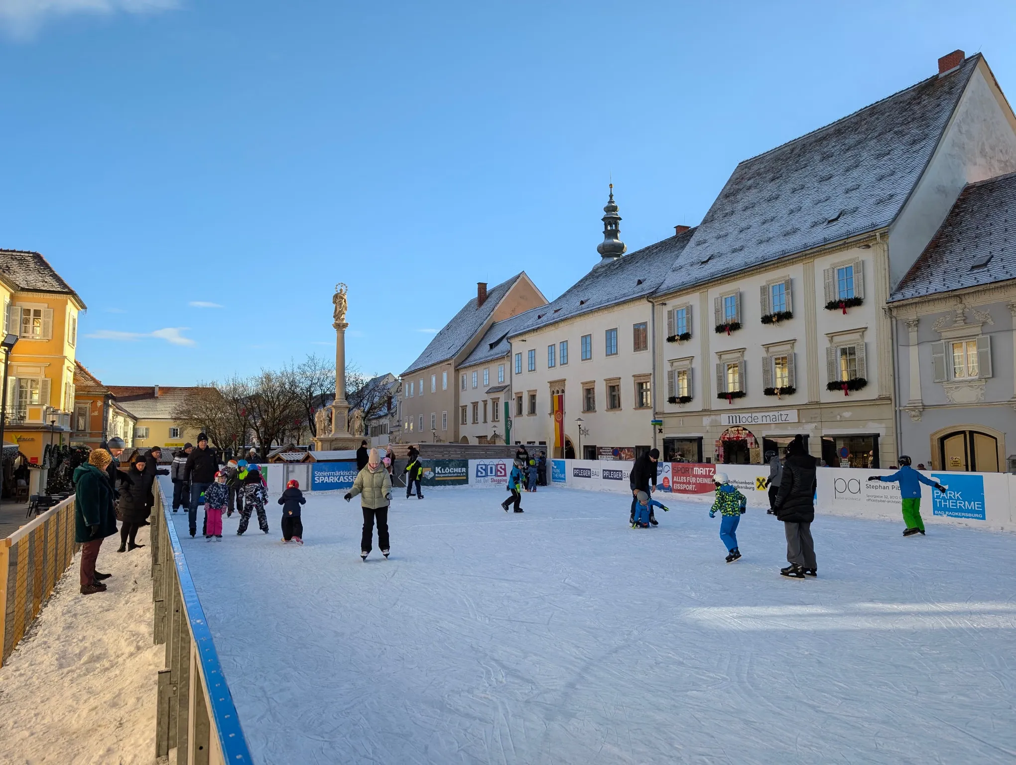 Eislaufen in der Altstadt von Bad Radkersburg